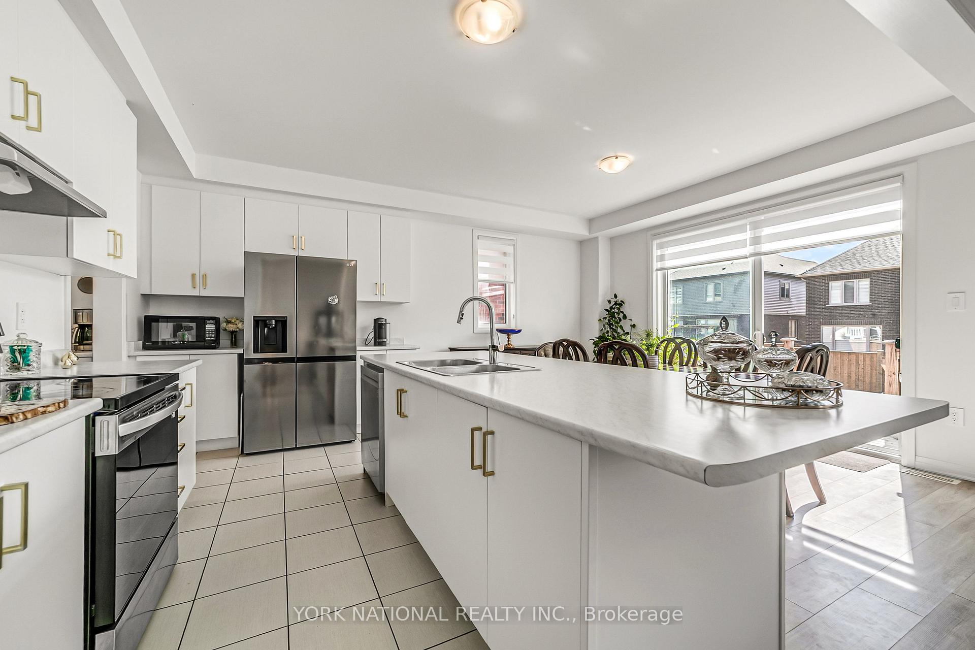 Photo 14 of 32 Copperhill Heights E, Barrie, Rural Barrie Southeast — HOMEH
