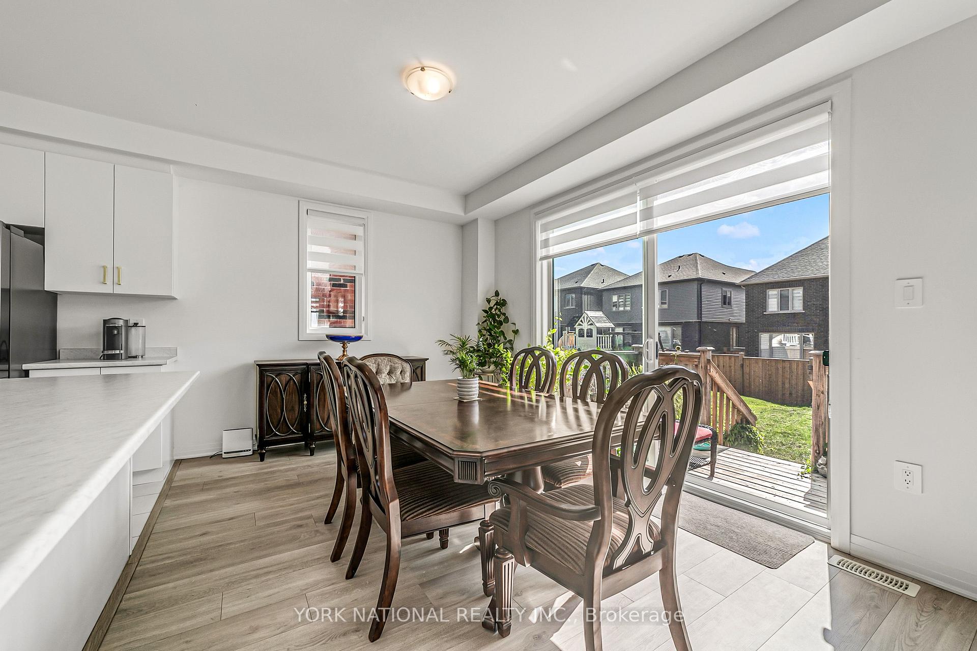 Photo 15 of 32 Copperhill Heights E, Barrie, Rural Barrie Southeast — HOMEH