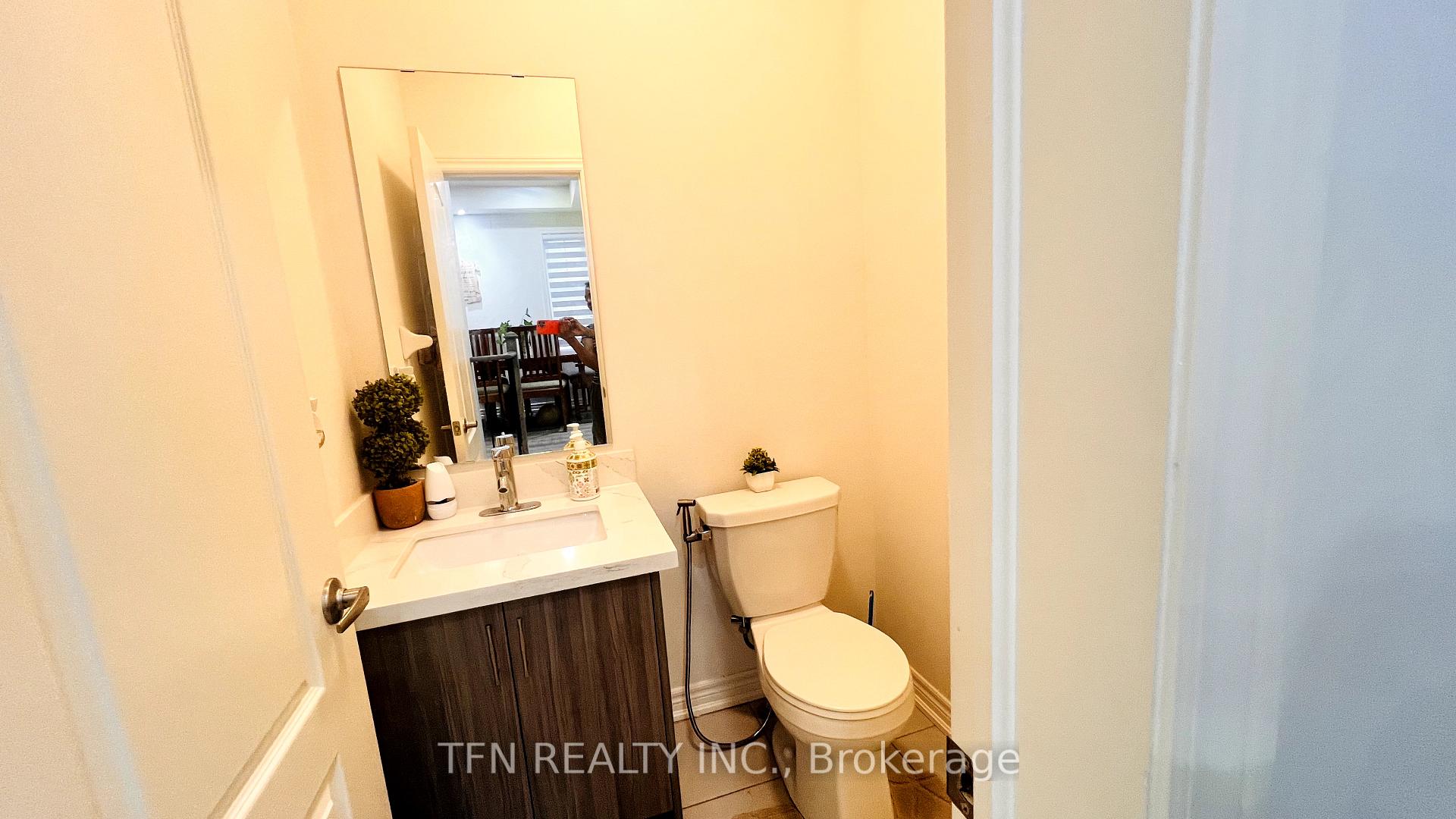 Photo 12 of 238 Skinner Road, Hamilton, Waterdown — HOMEH
