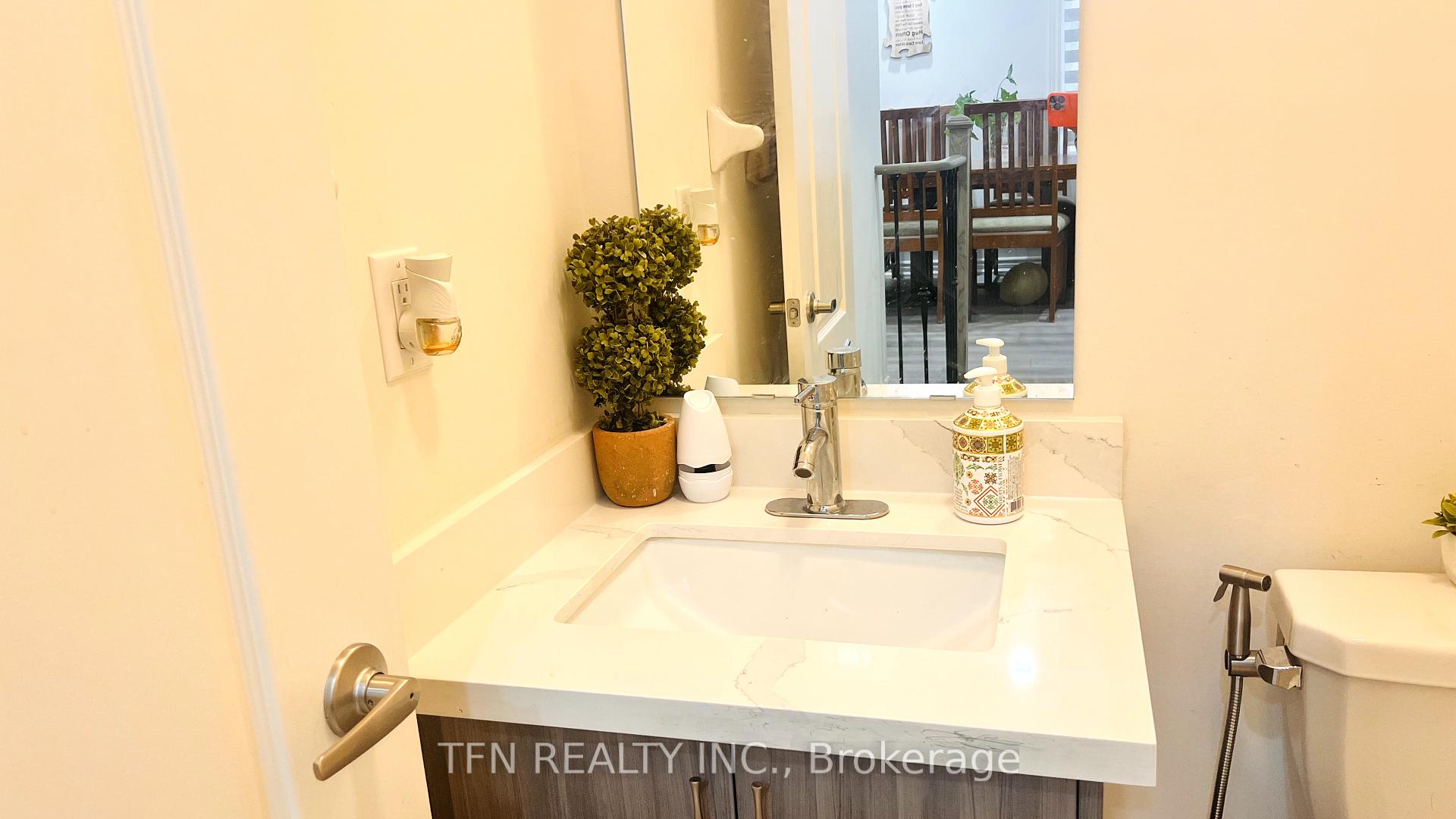 Photo 13 of 238 Skinner Road, Hamilton, Waterdown — HOMEH