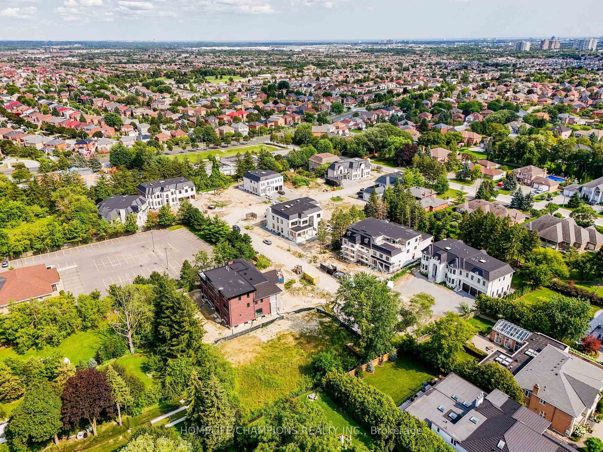 Photo 4 of 19 Sunman Court, Markham, Milliken Mills East — HOMEH