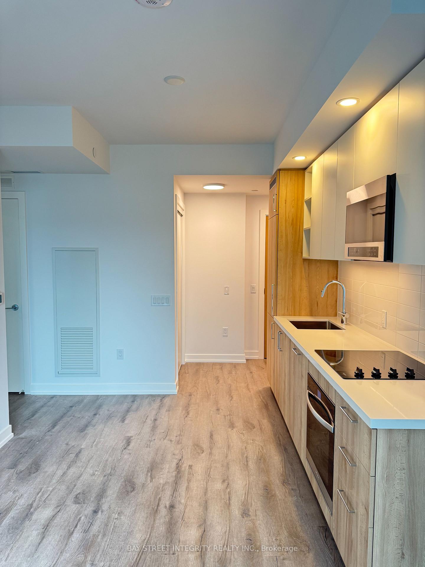 Photo 2 of Unit 2106, 5 Meadowdale Road, Vaughan, Vaughan Corporate Centre — HOMEH