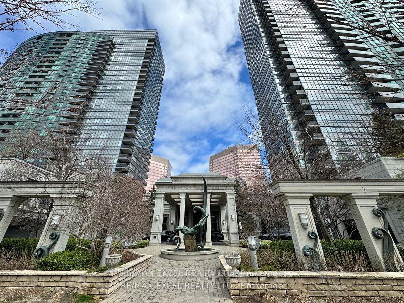 Photo of Unit 406, 15 Greenview Avenue
