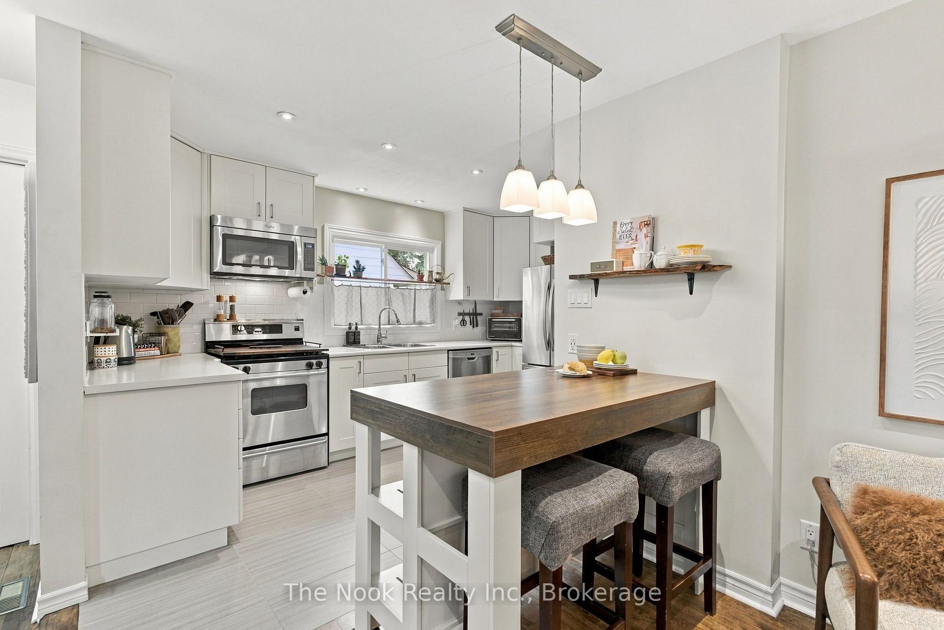 Photo 3 of 120 Admiral Road, Ajax, South East — HOMEH