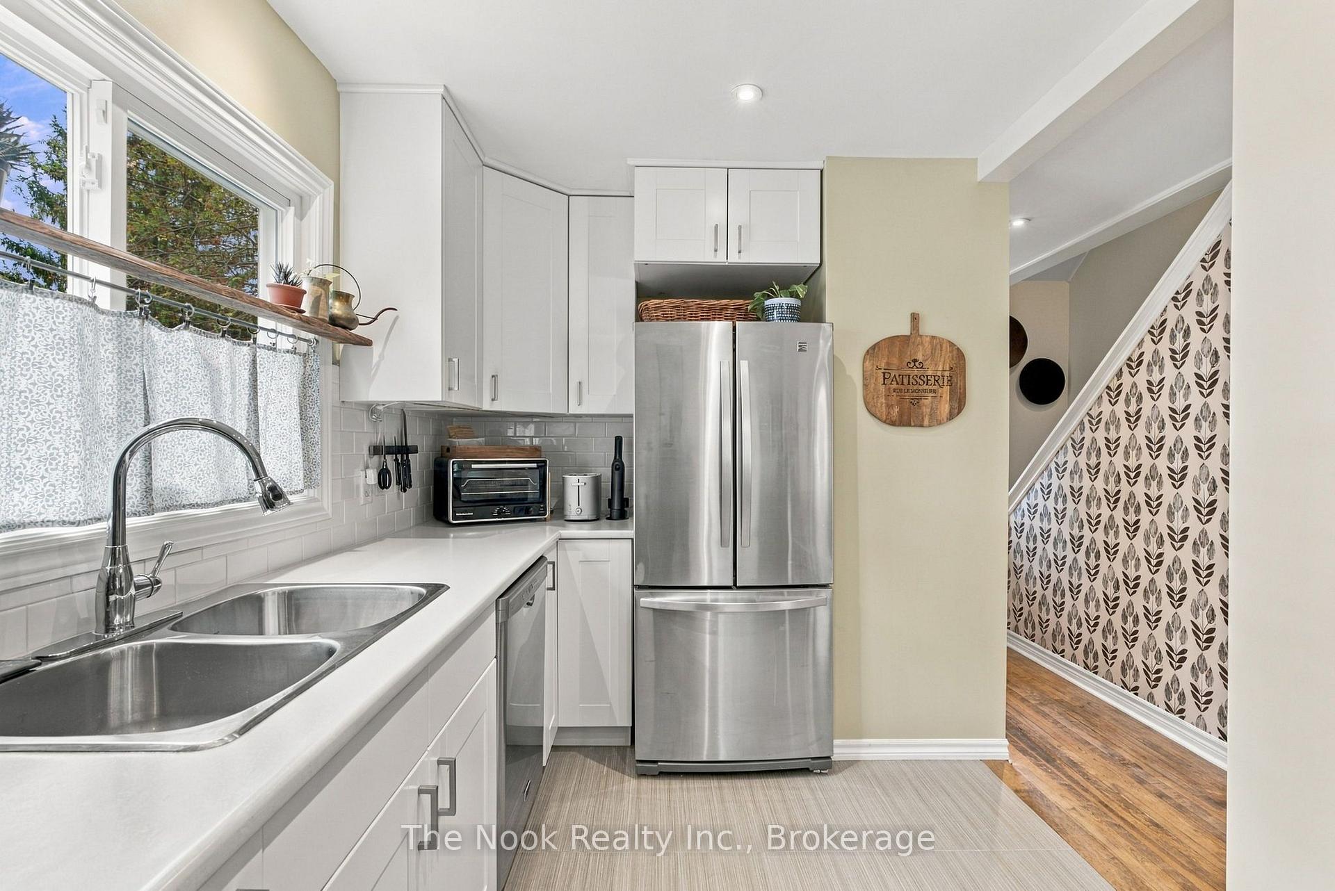 Photo 9 of 120 Admiral Road, Ajax, South East — HOMEH