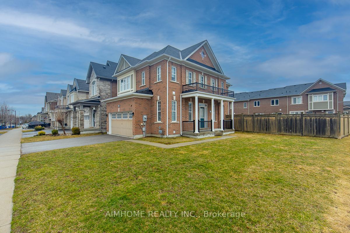Photo 2 of 246 Thomas Phillips Drive, Aurora, Rural Aurora — HOMEH