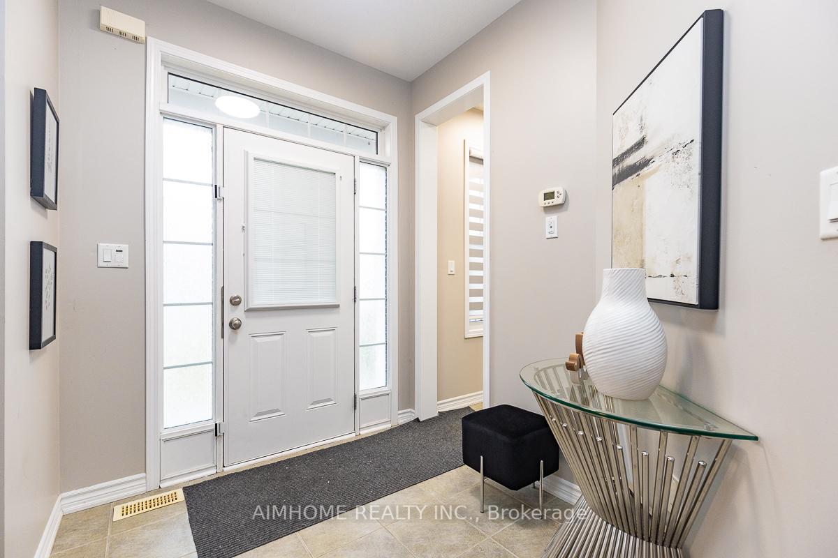 Photo 3 of 246 Thomas Phillips Drive, Aurora, Rural Aurora — HOMEH