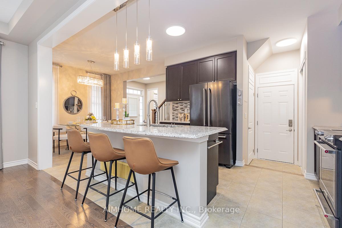 Photo 12 of 246 Thomas Phillips Drive, Aurora, Rural Aurora — HOMEH