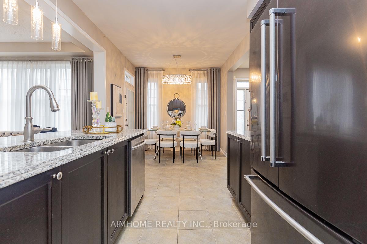 Photo 14 of 246 Thomas Phillips Drive, Aurora, Rural Aurora — HOMEH