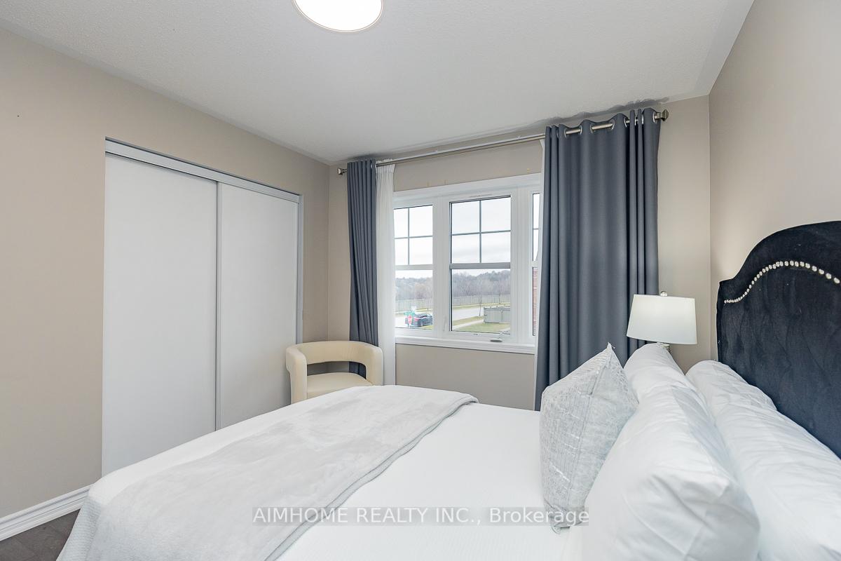 Photo 20 of 246 Thomas Phillips Drive, Aurora, Rural Aurora — HOMEH