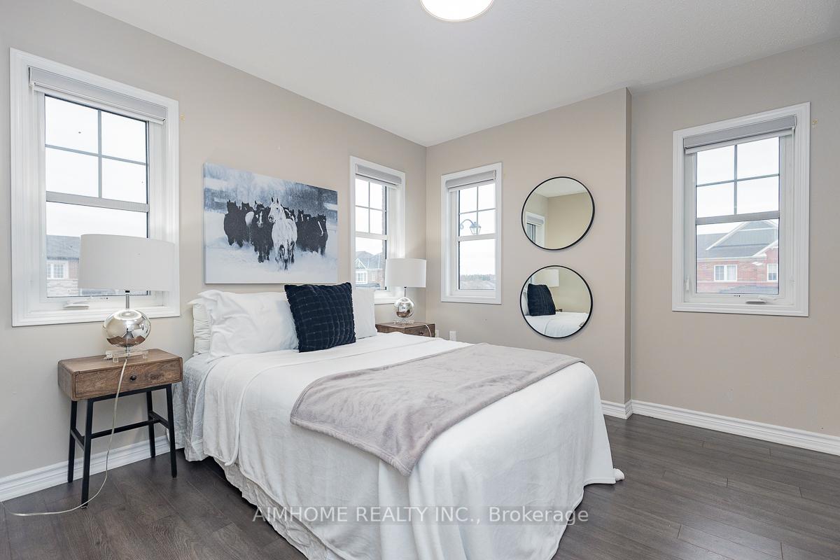 Photo 22 of 246 Thomas Phillips Drive, Aurora, Rural Aurora — HOMEH
