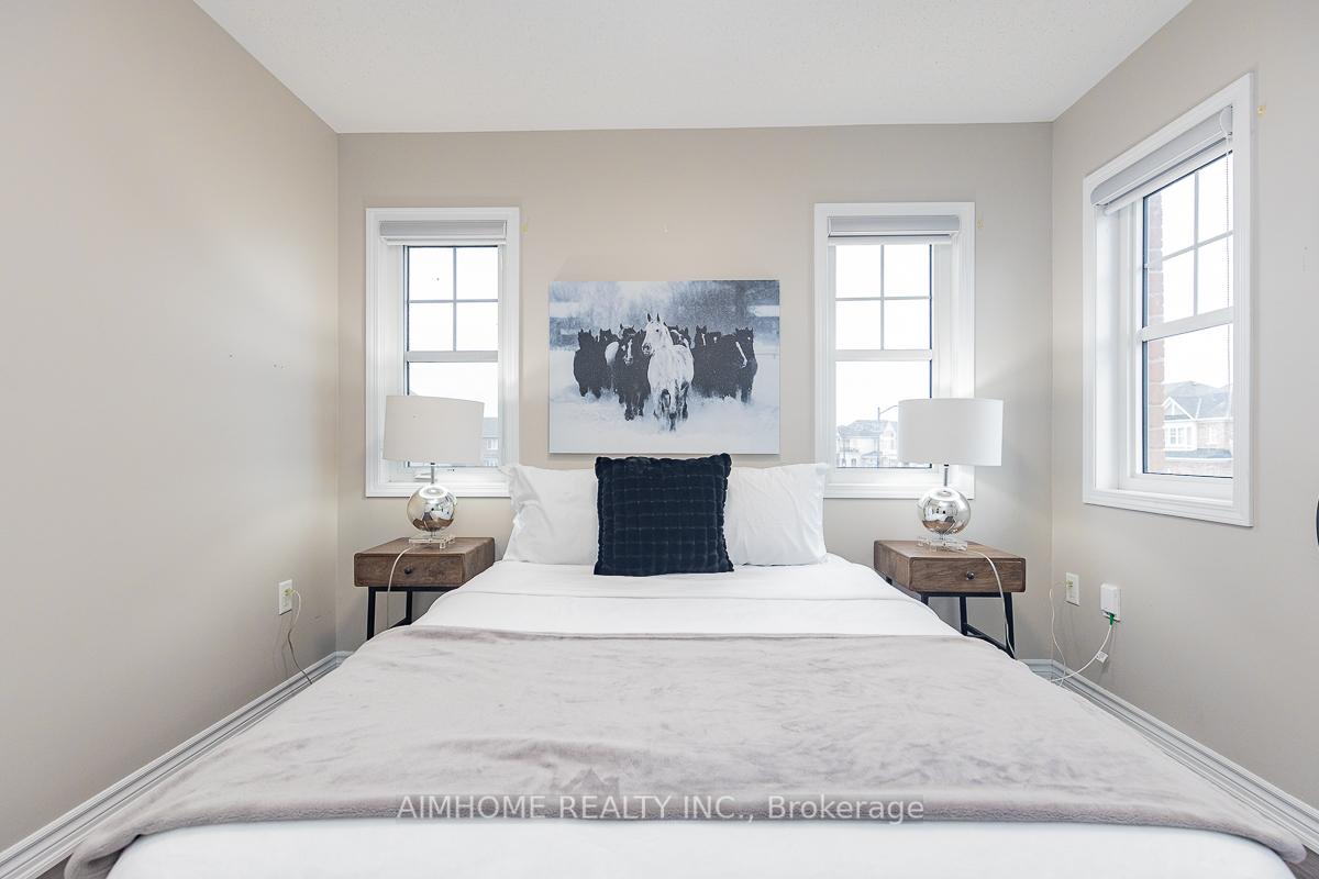 Photo 24 of 246 Thomas Phillips Drive, Aurora, Rural Aurora — HOMEH