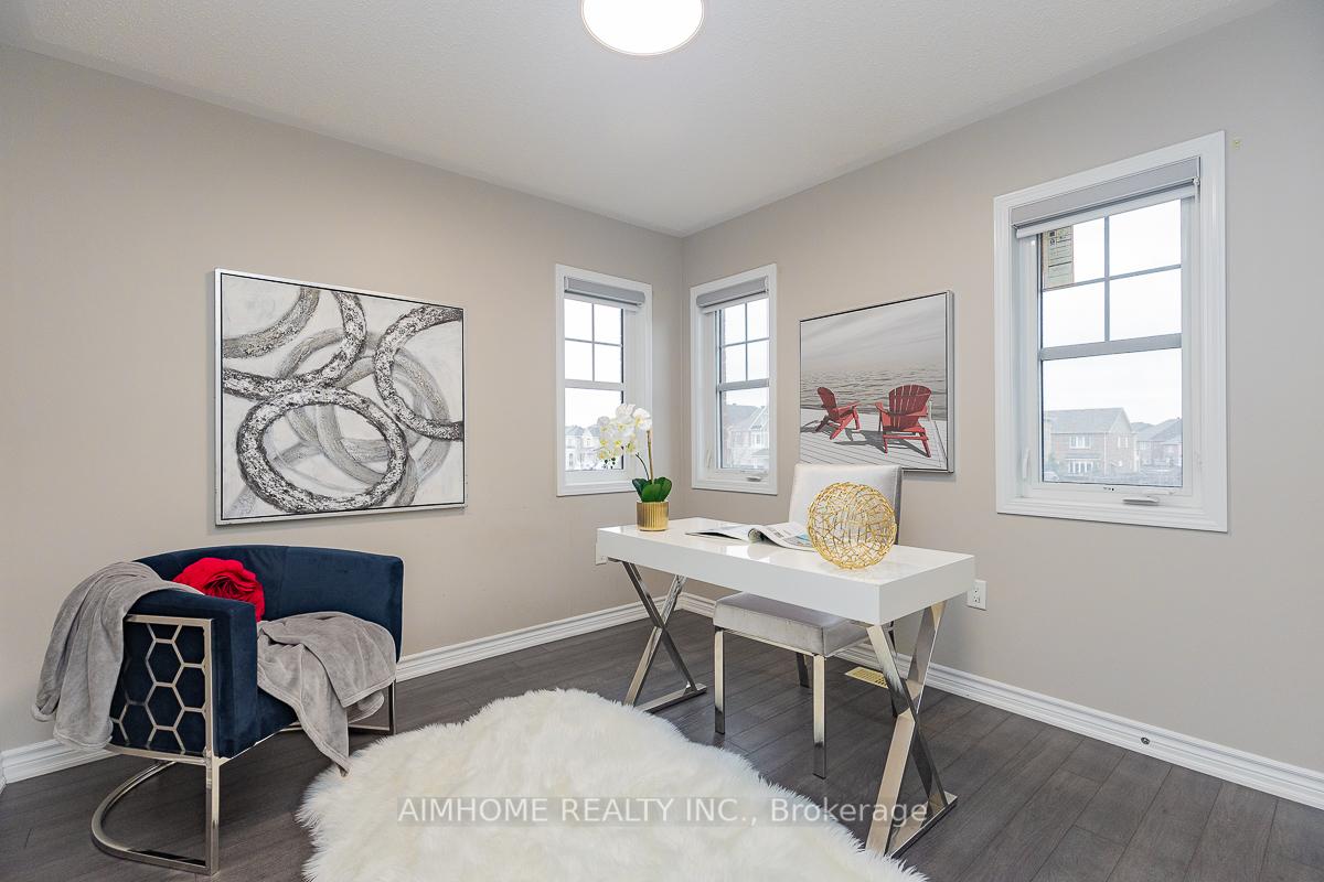 Photo 25 of 246 Thomas Phillips Drive, Aurora, Rural Aurora — HOMEH