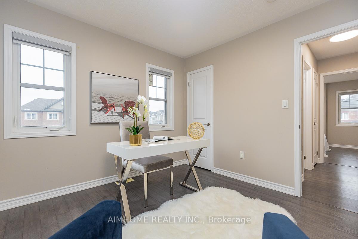 Photo 26 of 246 Thomas Phillips Drive, Aurora, Rural Aurora — HOMEH