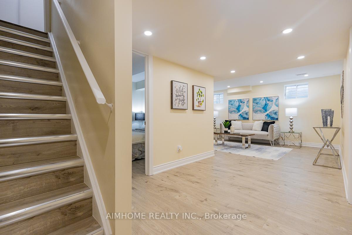 Photo 28 of 246 Thomas Phillips Drive, Aurora, Rural Aurora — HOMEH