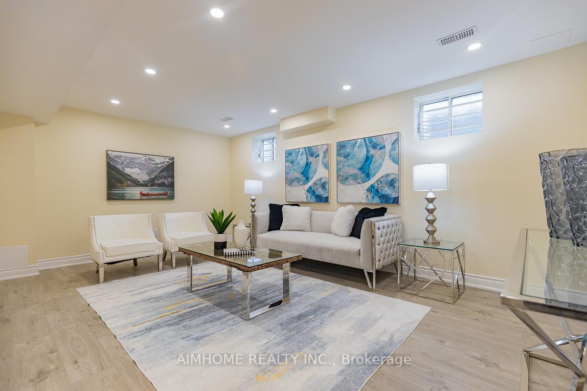 Photo 29 of 246 Thomas Phillips Drive, Aurora, Rural Aurora — HOMEH