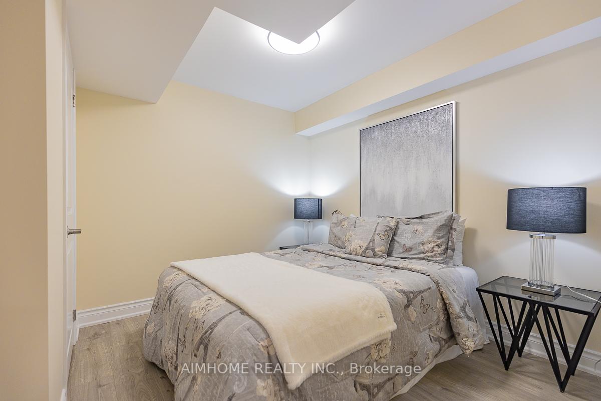 Photo 32 of 246 Thomas Phillips Drive, Aurora, Rural Aurora — HOMEH