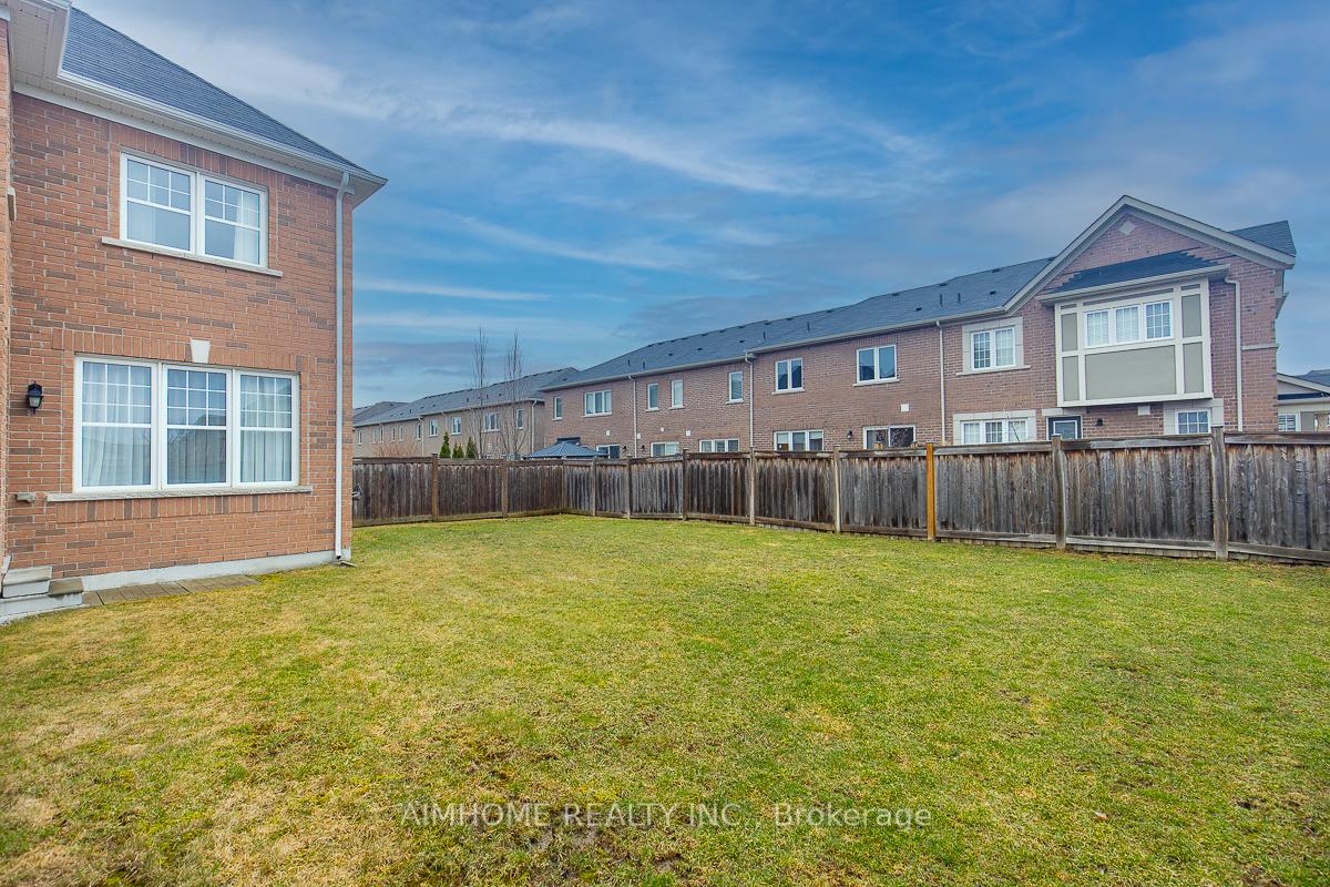 Photo 38 of 246 Thomas Phillips Drive, Aurora, Rural Aurora — HOMEH