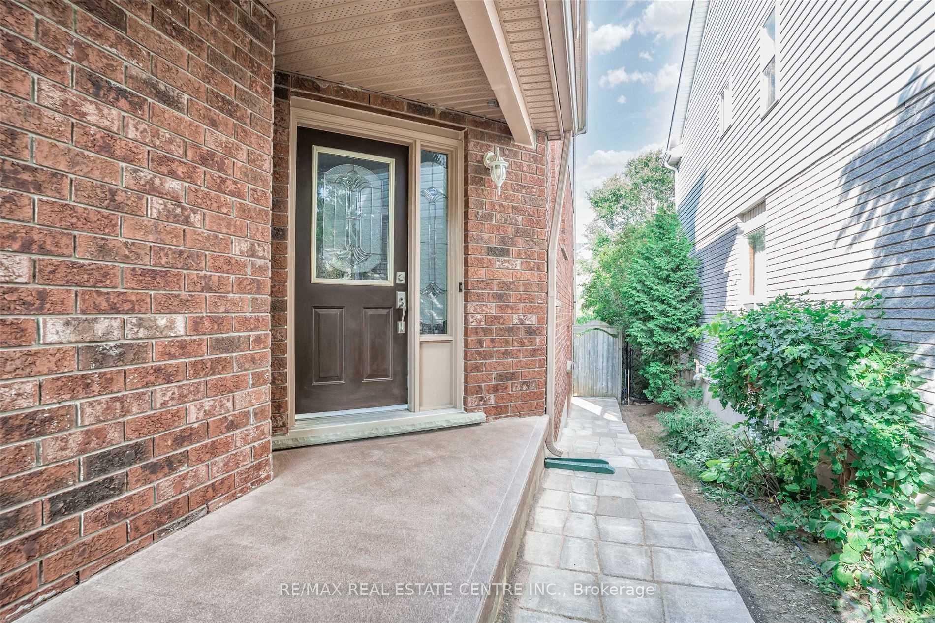 Photo 3 of 59 Porter Drive, Guelph, Pineridge/Westminster Woods — HOMEH