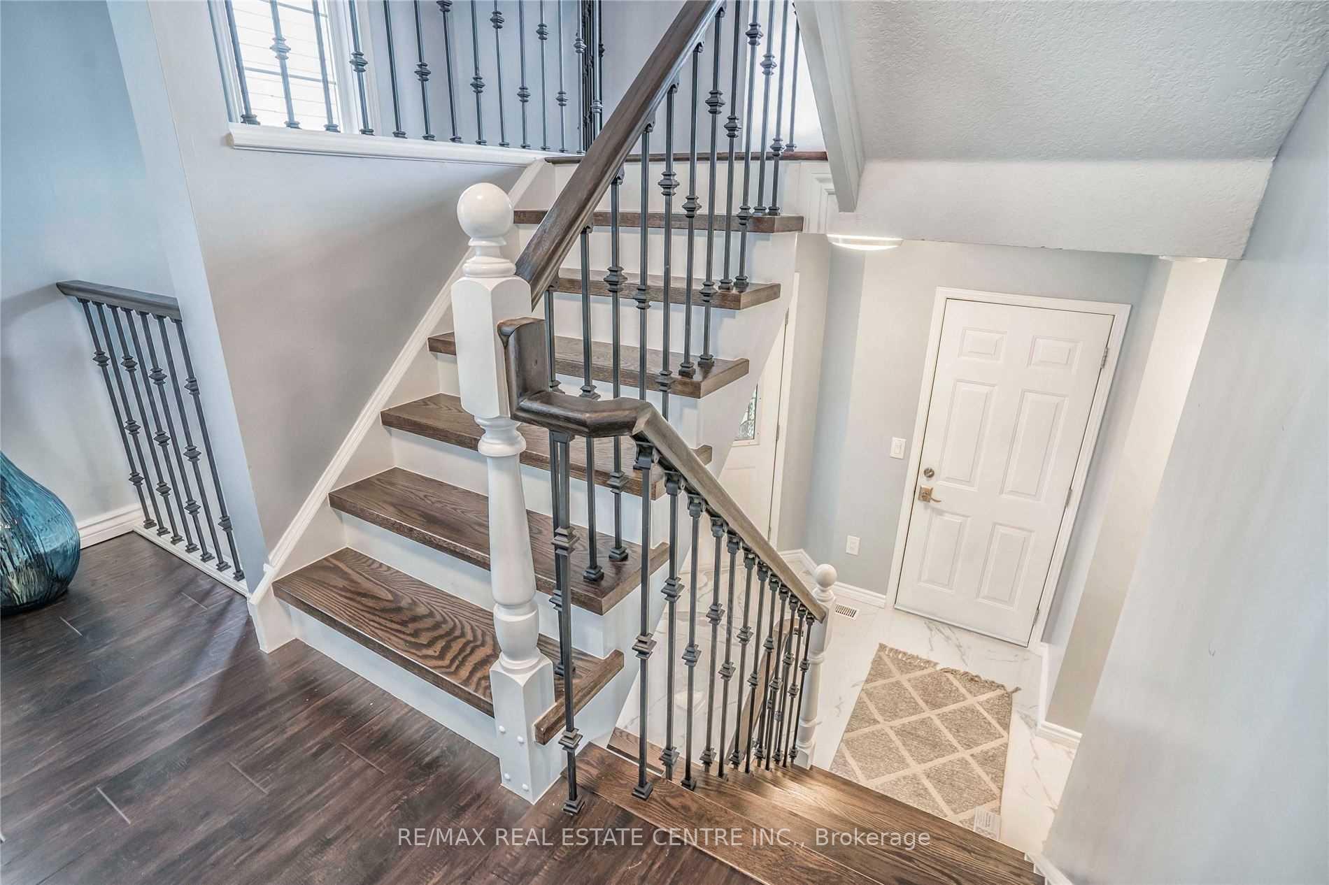 Photo 5 of 59 Porter Drive, Guelph, Pineridge/Westminster Woods — HOMEH