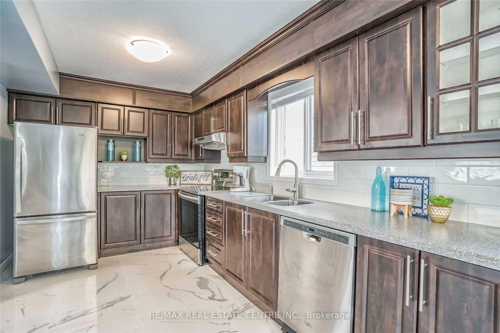 Photo 10 of 59 Porter Drive, Guelph, Pineridge/Westminster Woods — HOMEH