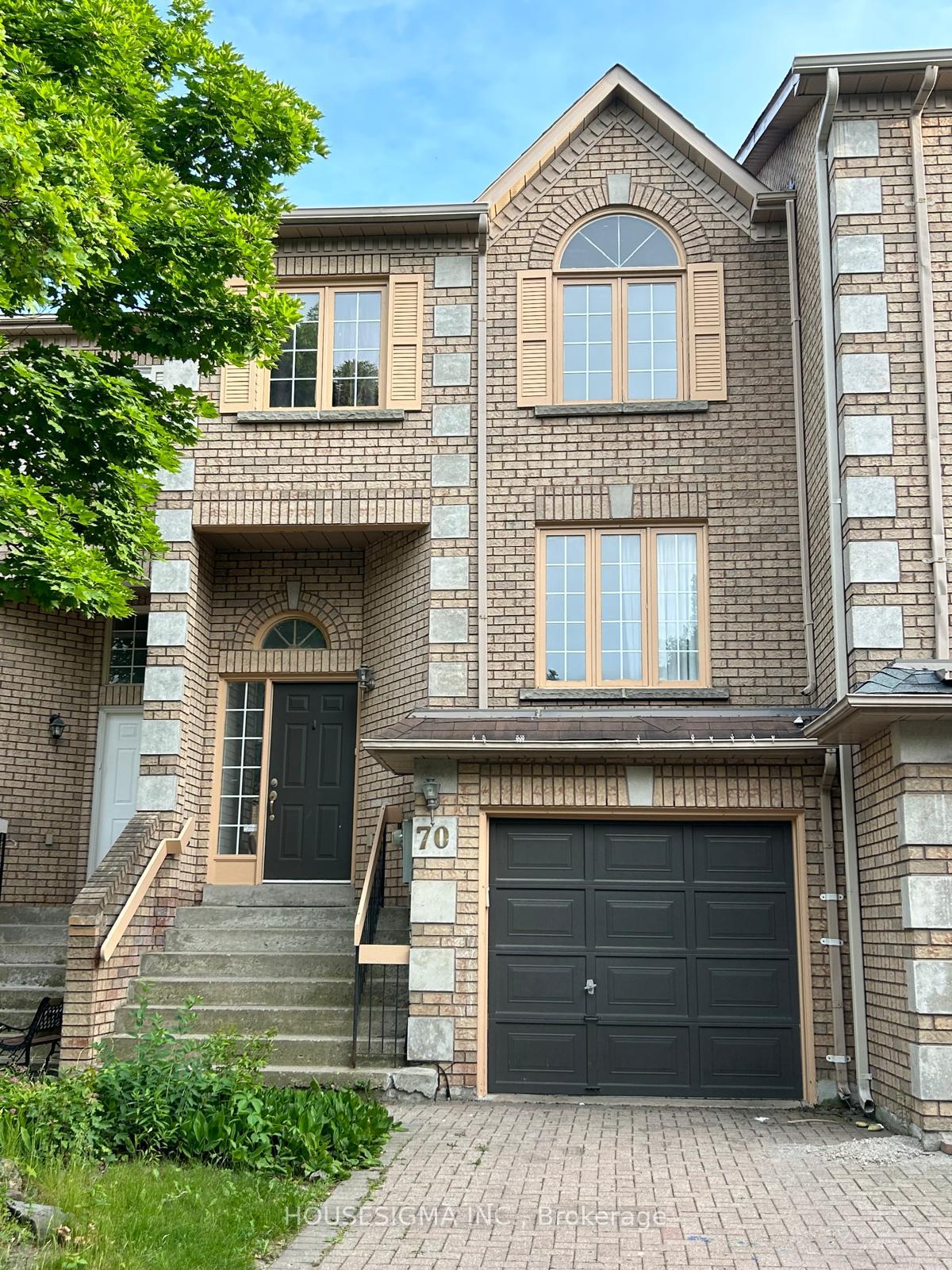 Photo 2 of 70 Royal Manor Crescent, Richmond Hill, Doncrest — HOMEH