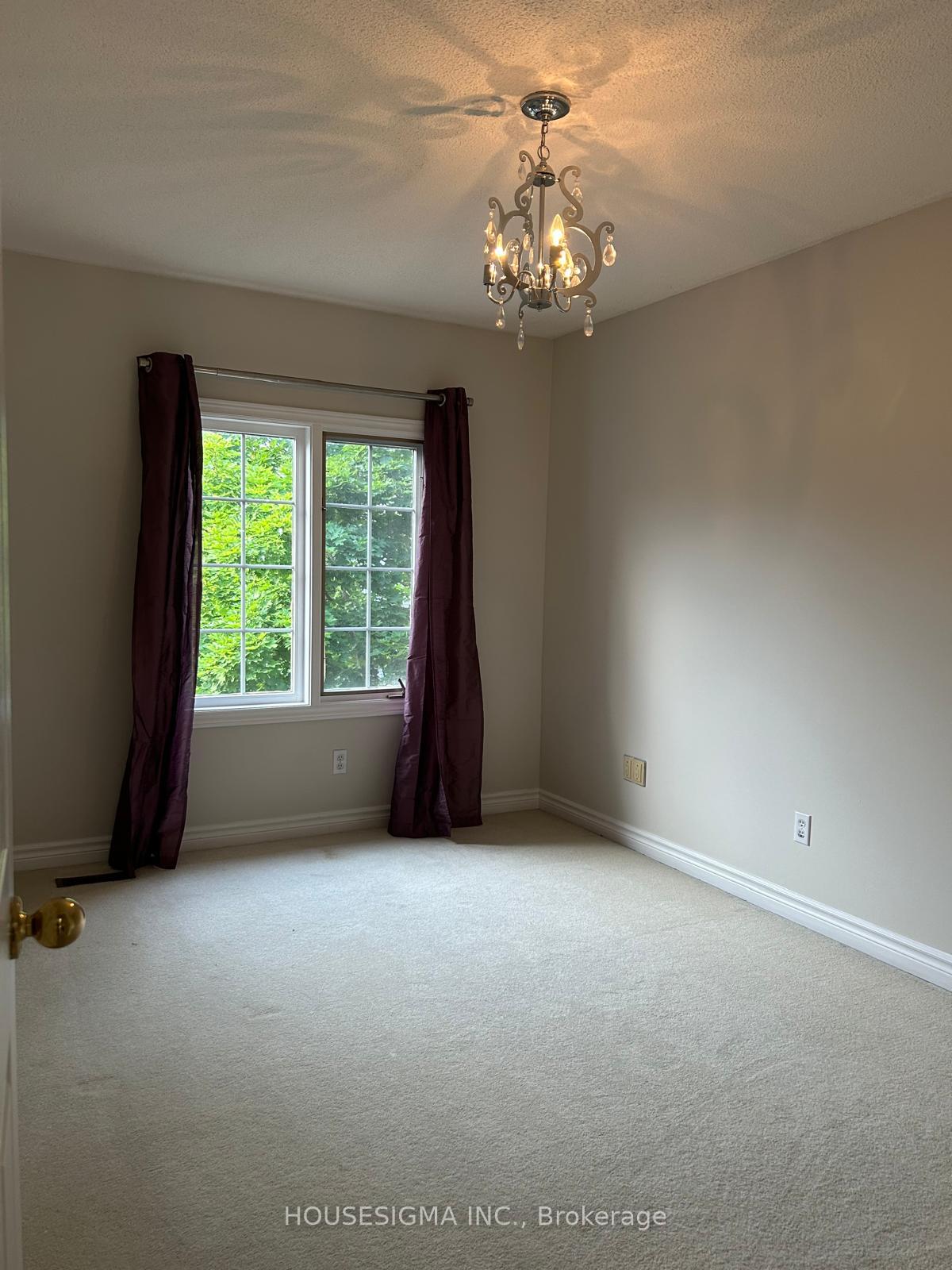 Photo 38 of 70 Royal Manor Crescent, Richmond Hill, Doncrest — HOMEH