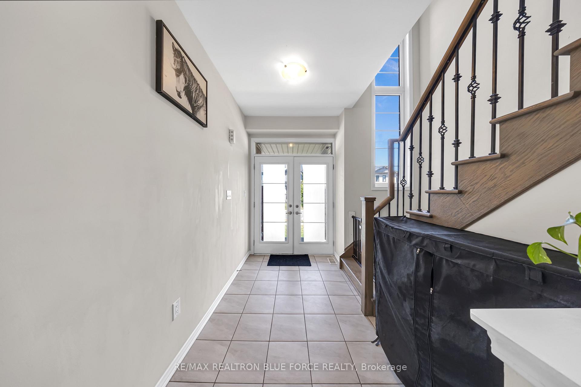 Photo 5 of 43 July Avenue, Hamilton, Stoney Creek Mountain — HOMEH