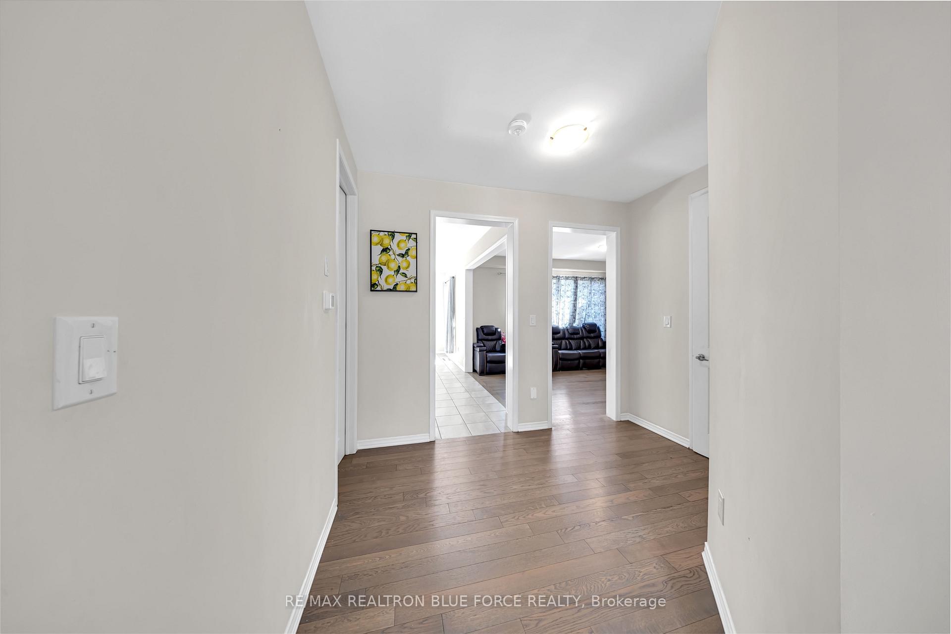 Photo 7 of 43 July Avenue, Hamilton, Stoney Creek Mountain — HOMEH
