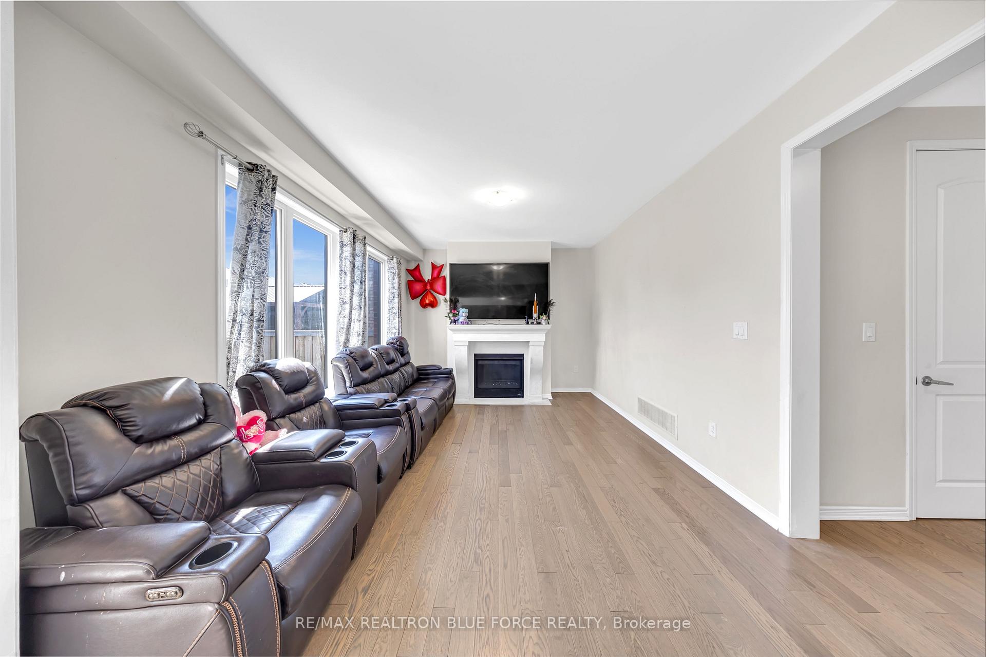 Photo 8 of 43 July Avenue, Hamilton, Stoney Creek Mountain — HOMEH