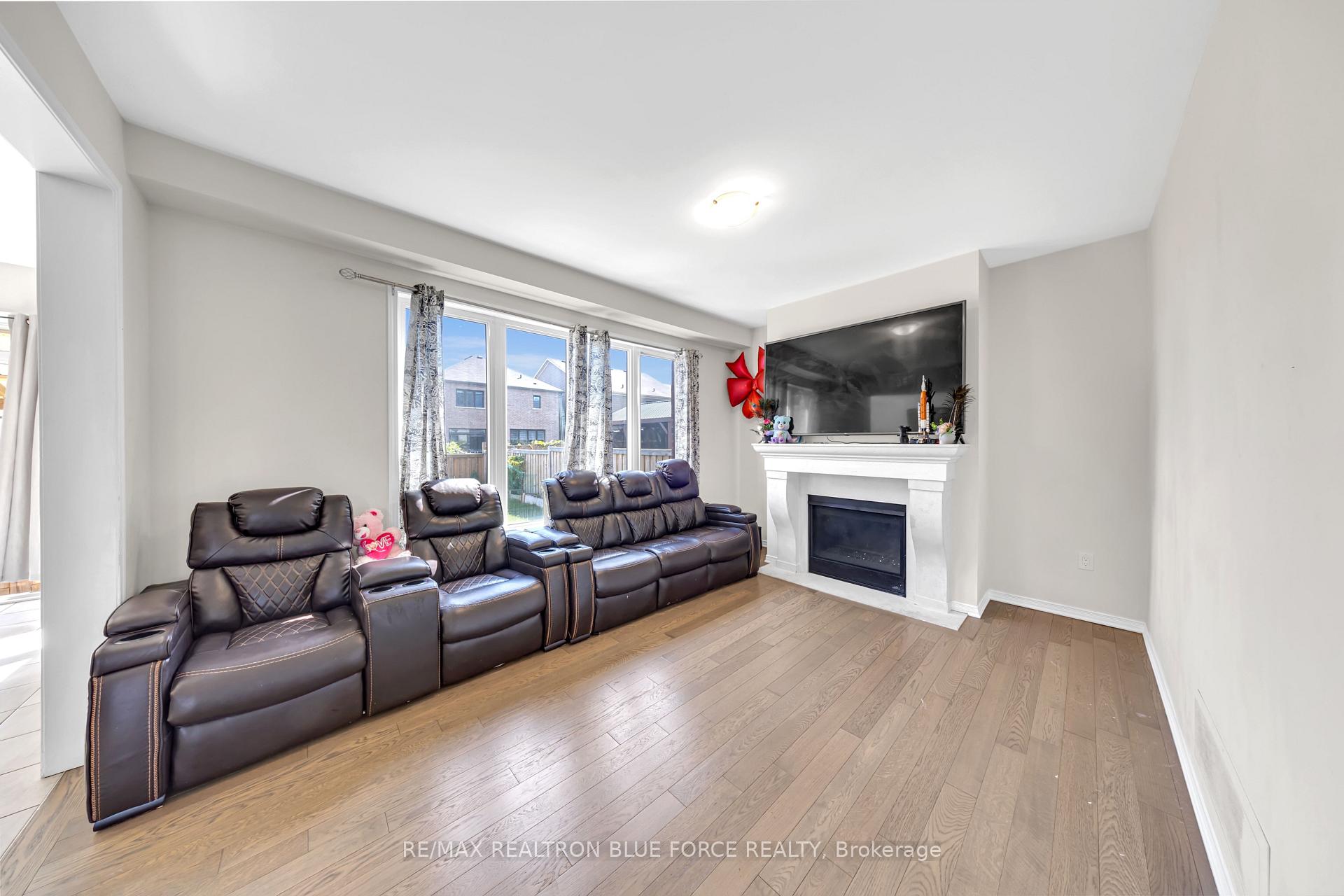 Photo 9 of 43 July Avenue, Hamilton, Stoney Creek Mountain — HOMEH