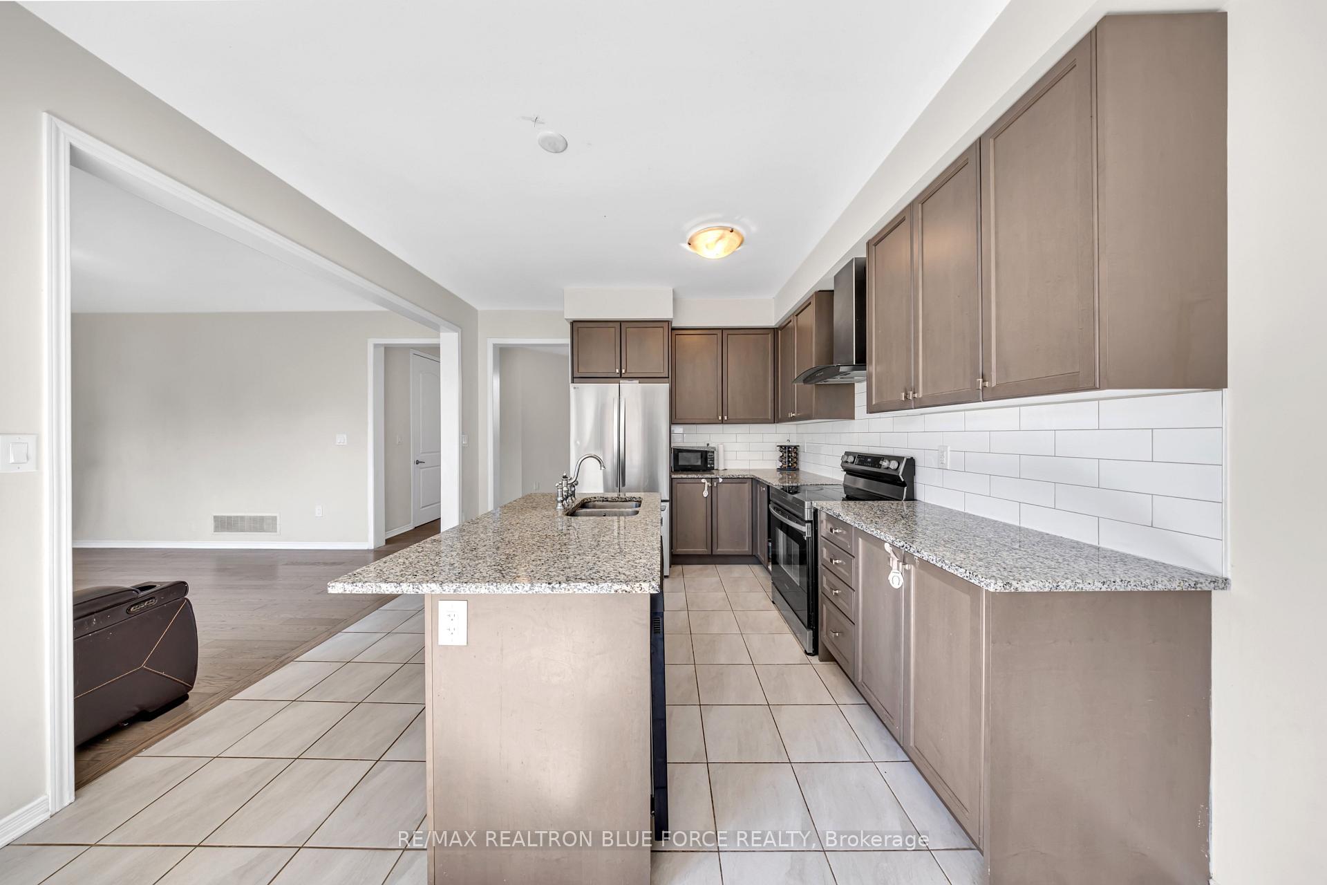 Photo 12 of 43 July Avenue, Hamilton, Stoney Creek Mountain — HOMEH