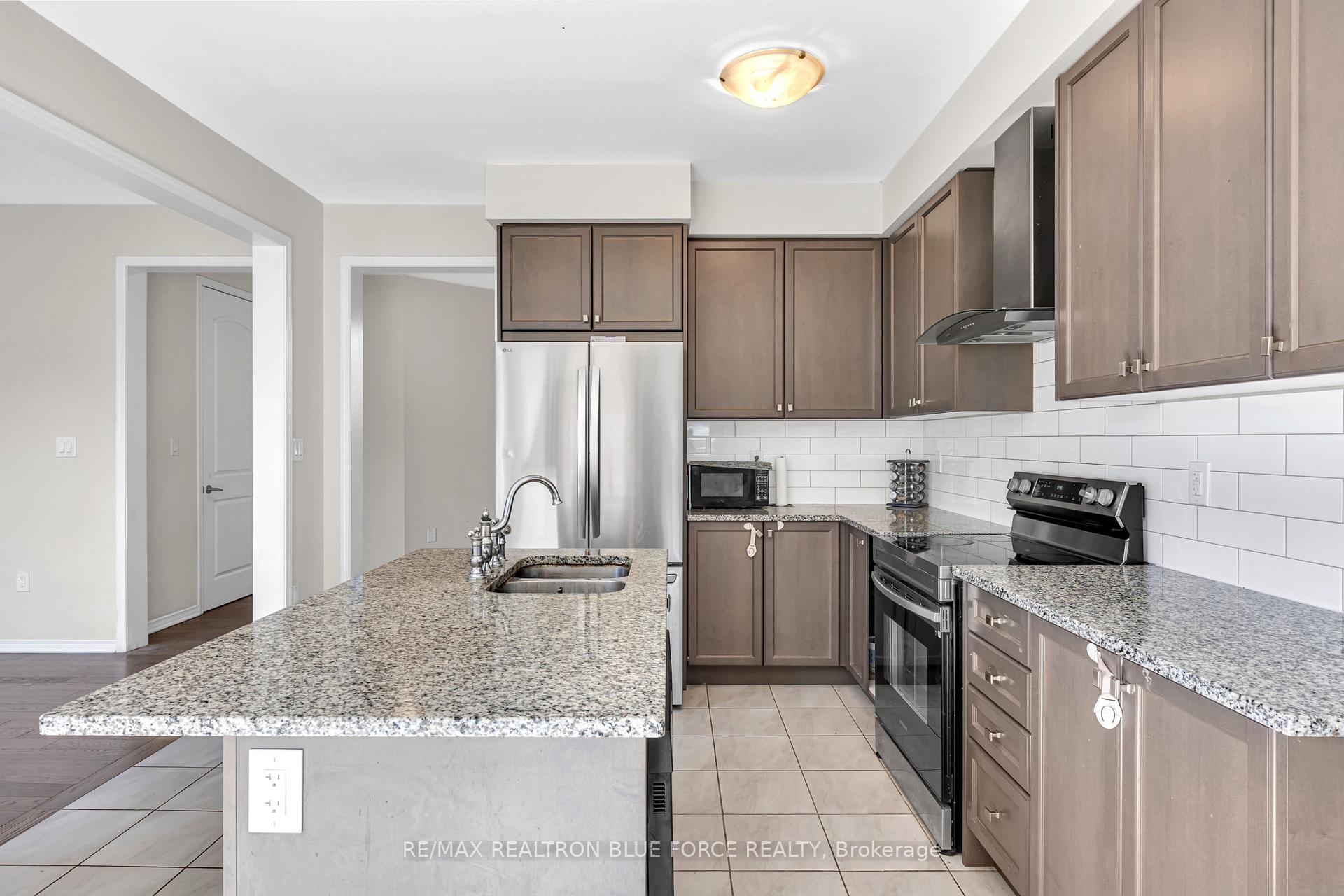 Photo 13 of 43 July Avenue, Hamilton, Stoney Creek Mountain — HOMEH