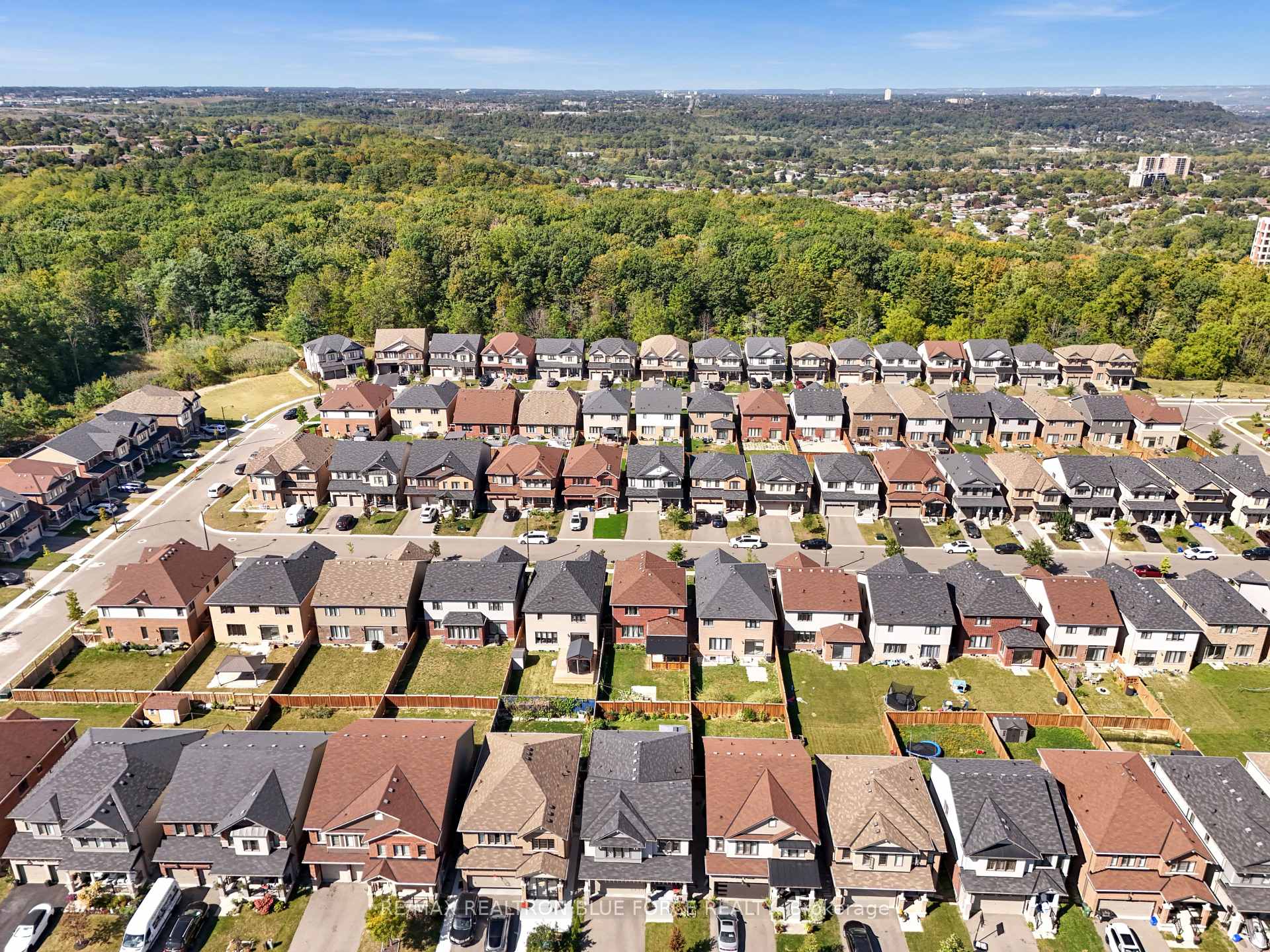 Photo 38 of 43 July Avenue, Hamilton, Stoney Creek Mountain — HOMEH