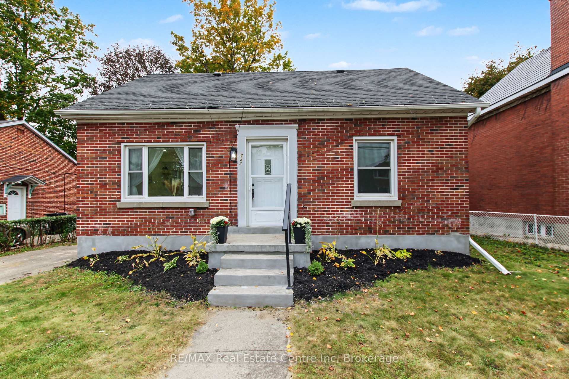 Photo 4 of 223 Margaret Avenue, Kitchener, Uptown Waterloo/North Ward — HOMEH