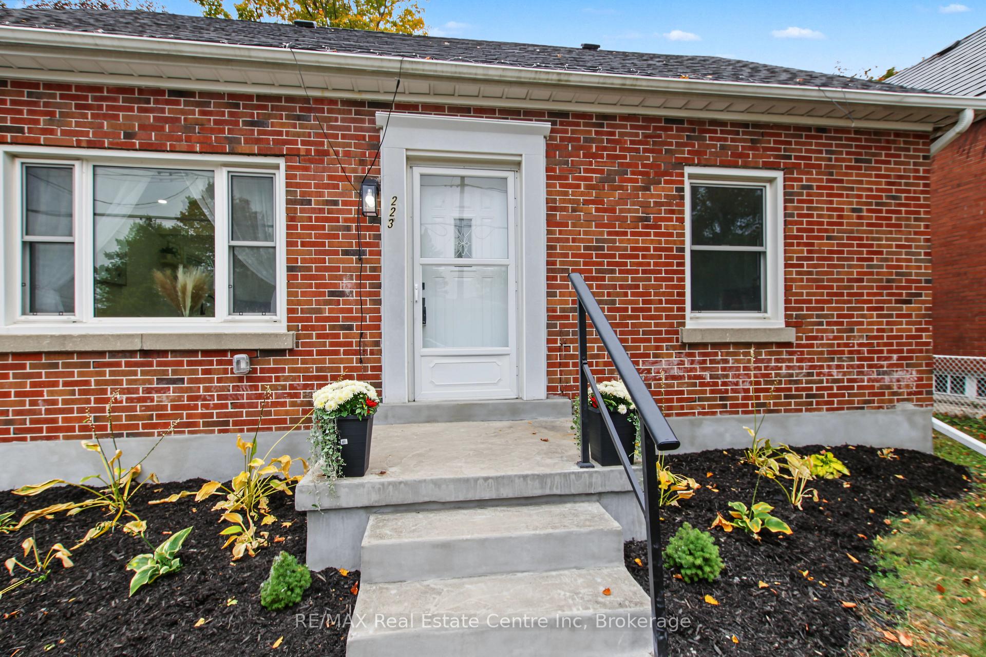 Photo 5 of 223 Margaret Avenue, Kitchener, Uptown Waterloo/North Ward — HOMEH