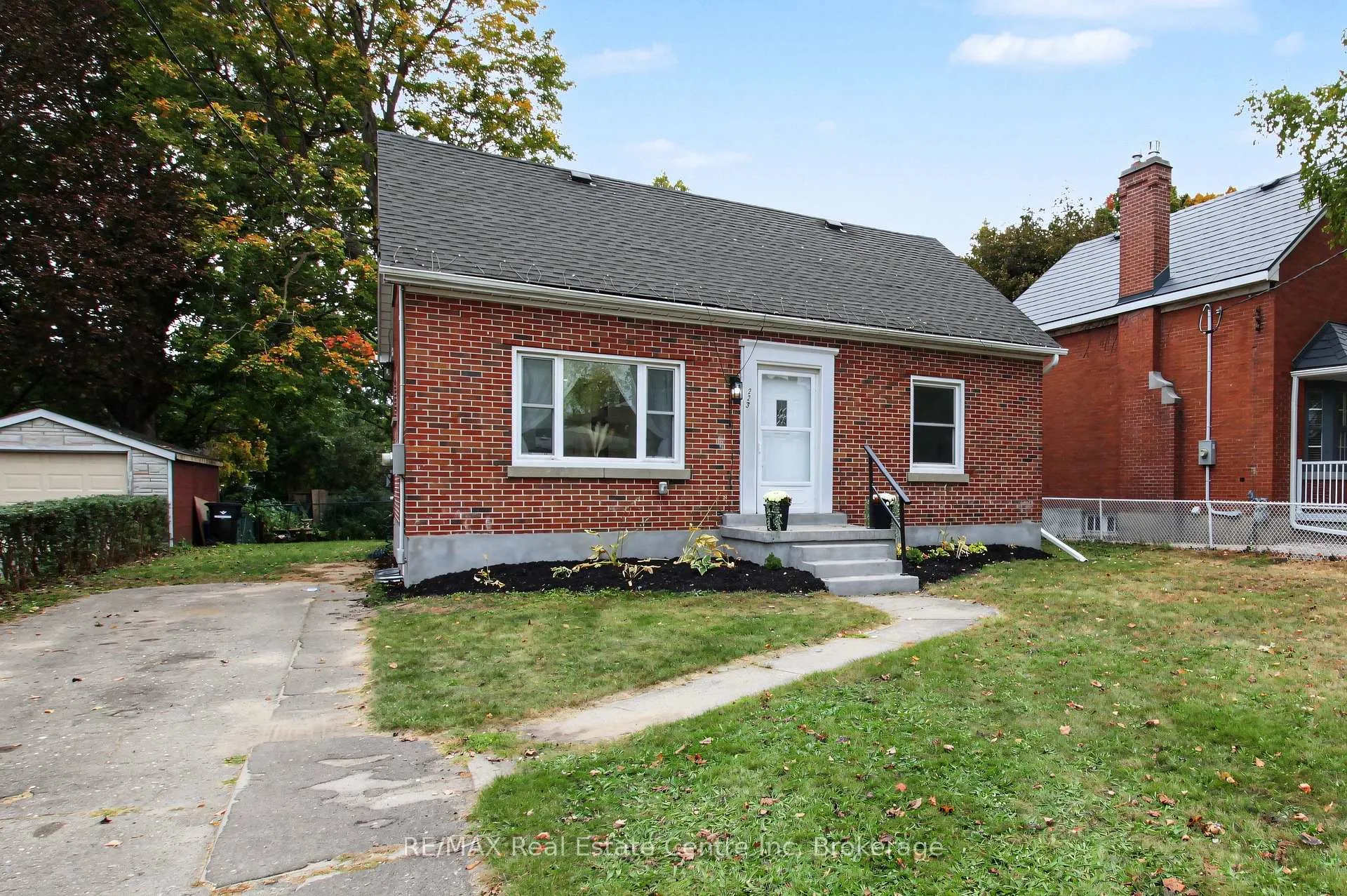 Photo 3 of 223 Margaret Avenue, Kitchener, Uptown Waterloo/North Ward — HOMEH