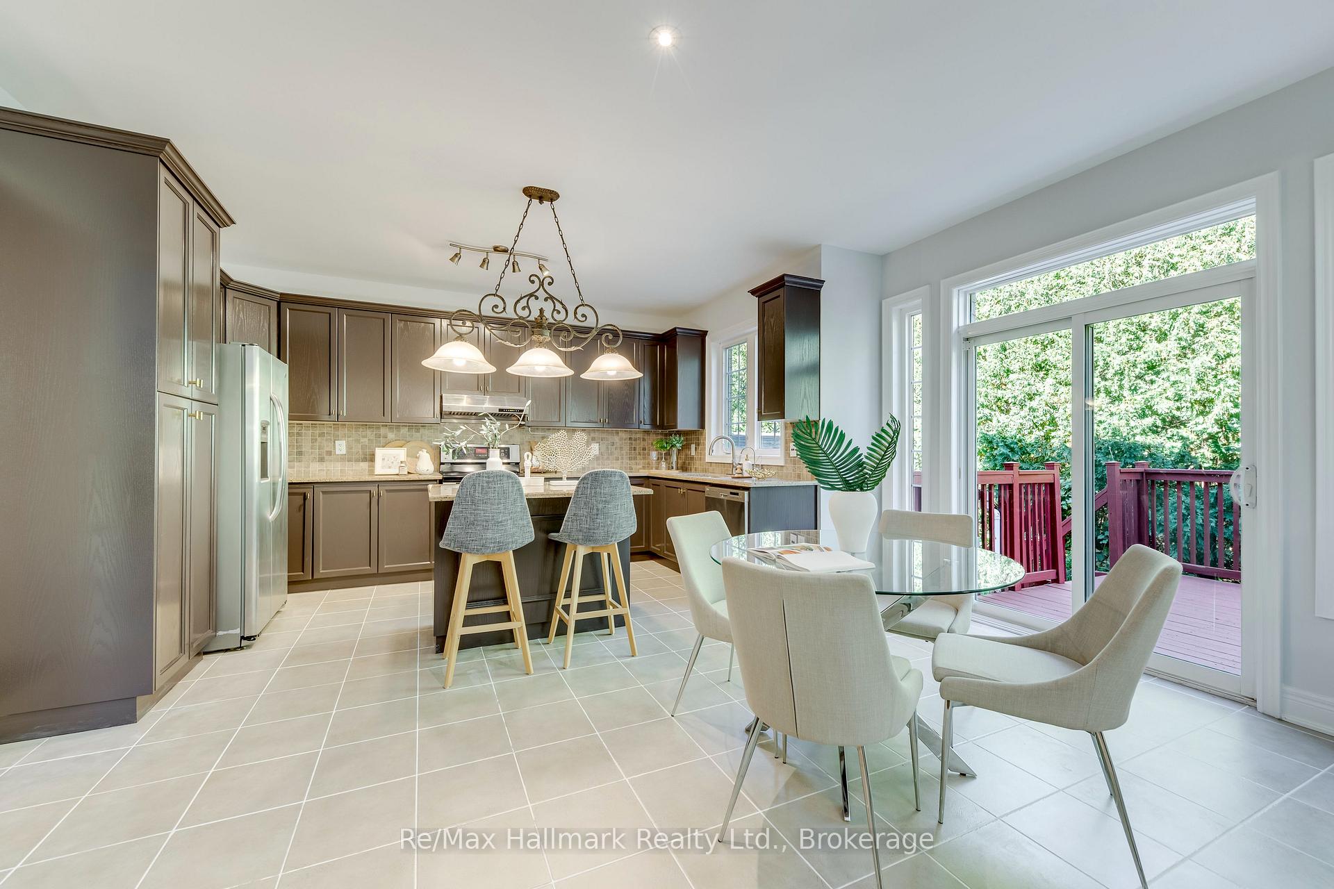 Photo 11 of 2241 Adirondak Trail, Oakville, Westmount — HOMEH