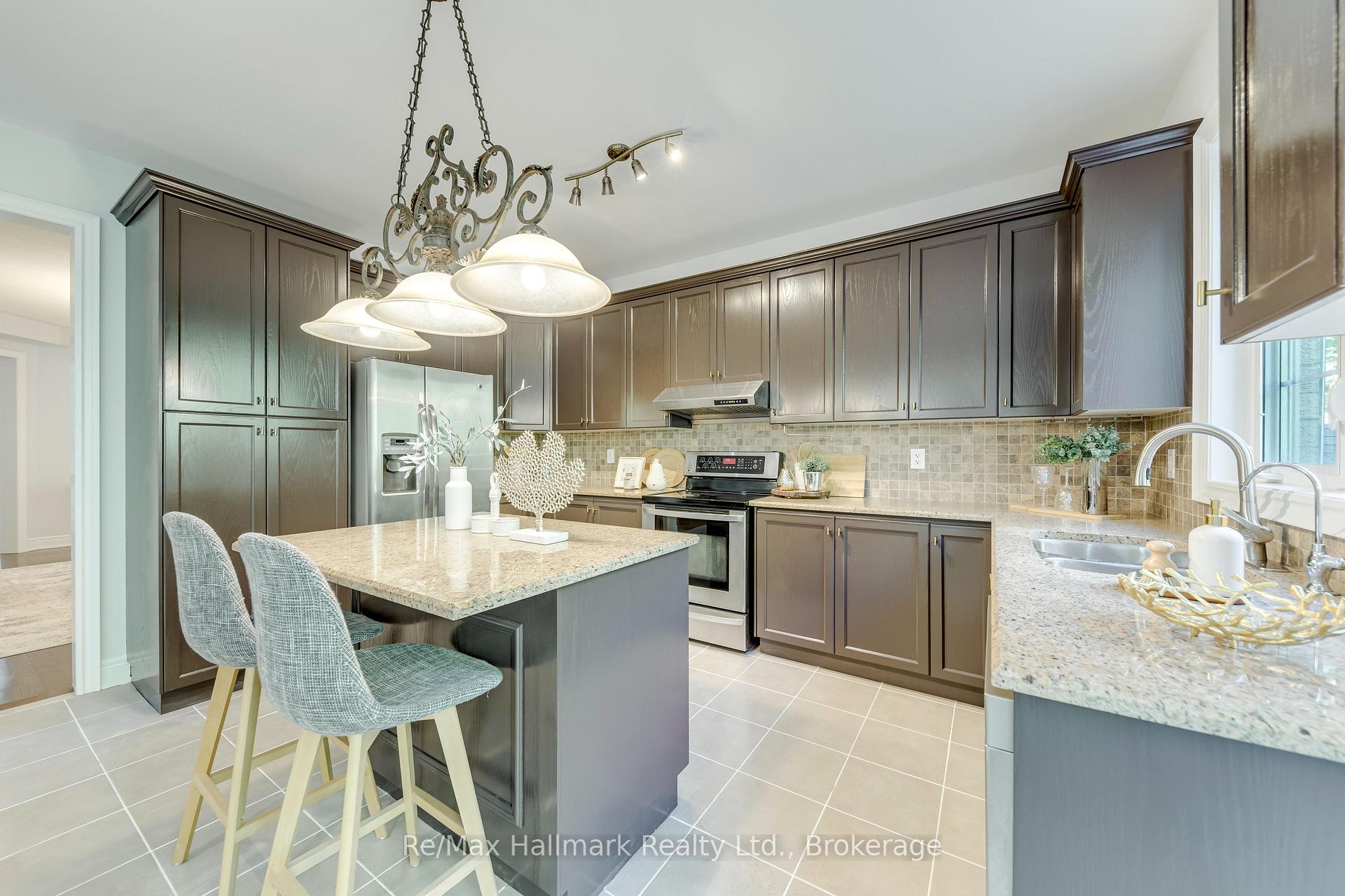 Photo 13 of 2241 Adirondak Trail, Oakville, Westmount — HOMEH