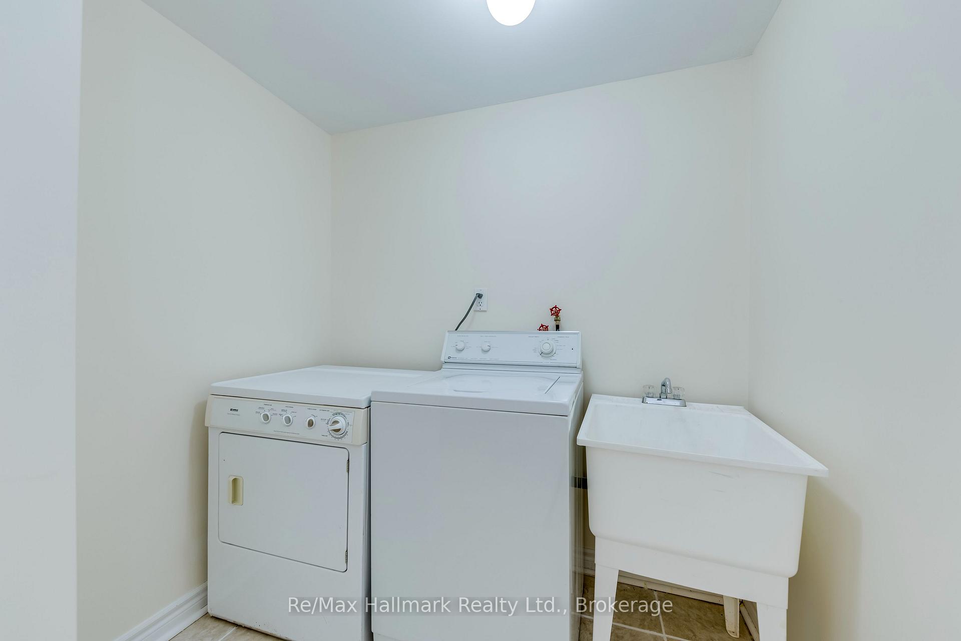 Photo 49 of 2241 Adirondak Trail, Oakville, Westmount — HOMEH