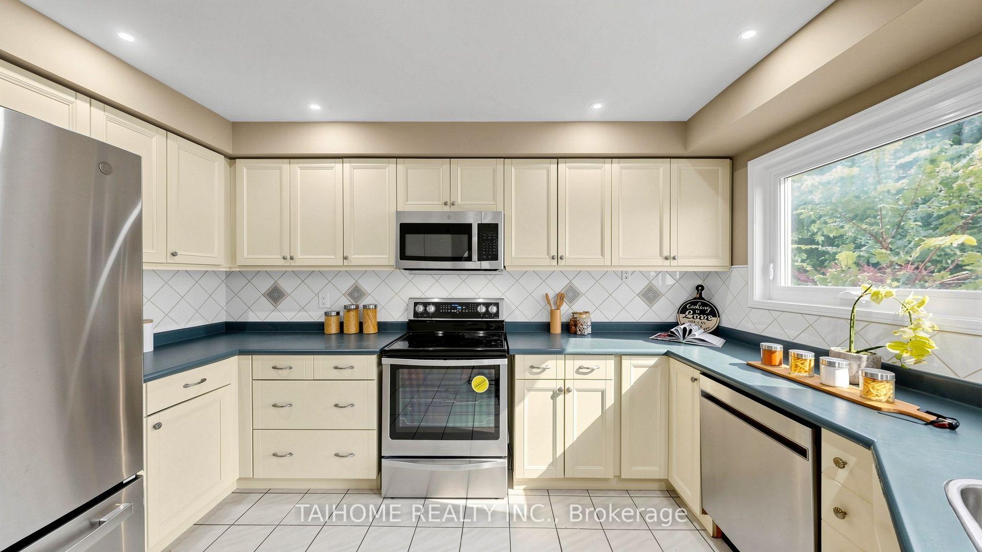 Photo 35 of 3573 Colonial Drive, Mississauga, Erin Mills — HOMEH