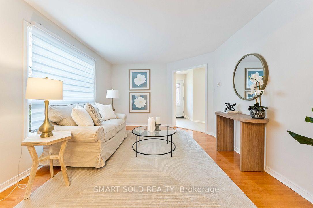 Photo 5 of 853 Apple Gate Court, Mississauga, Creditview — HOMEH