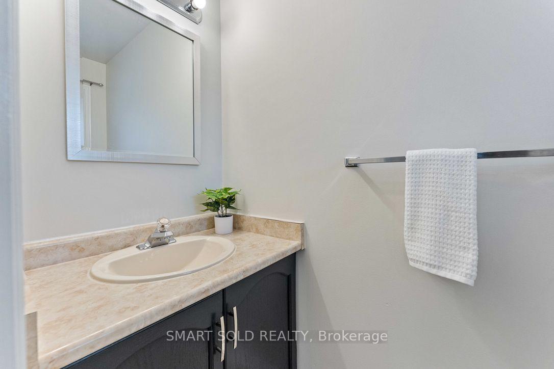 Photo 8 of 853 Apple Gate Court, Mississauga, Creditview — HOMEH