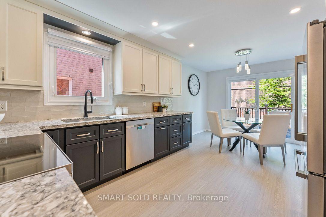 Photo 12 of 853 Apple Gate Court, Mississauga, Creditview — HOMEH