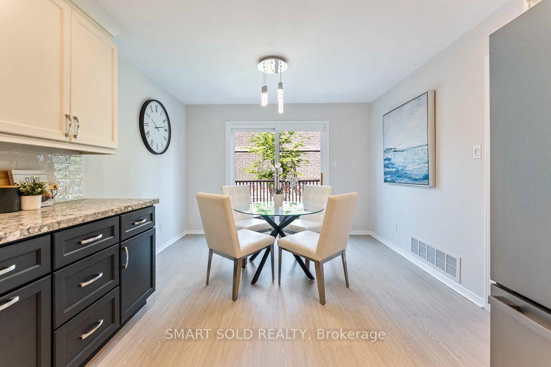 Photo 13 of 853 Apple Gate Court, Mississauga, Creditview — HOMEH