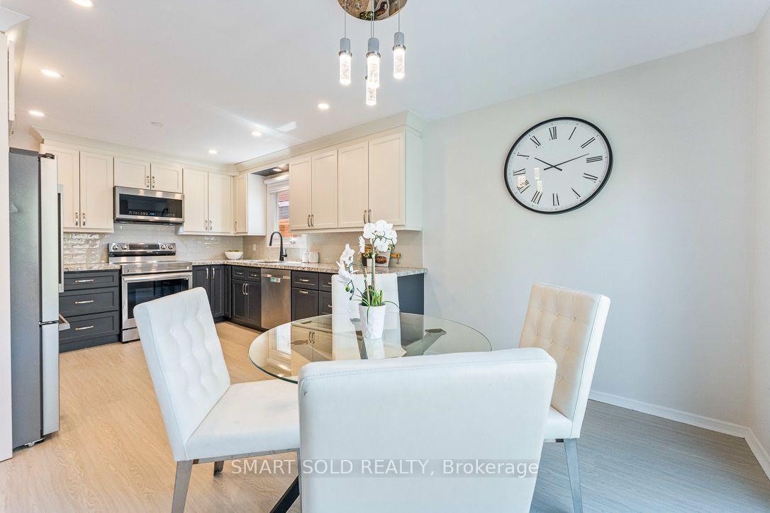 Photo 14 of 853 Apple Gate Court, Mississauga, Creditview — HOMEH