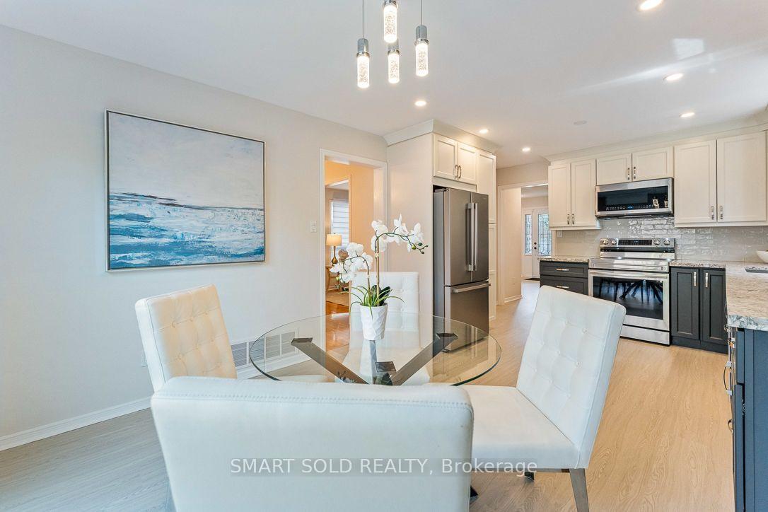Photo 15 of 853 Apple Gate Court, Mississauga, Creditview — HOMEH