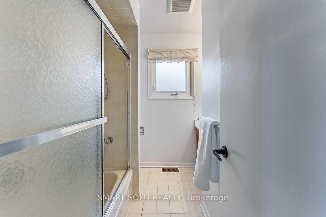Photo 23 of 853 Apple Gate Court, Mississauga, Creditview — HOMEH