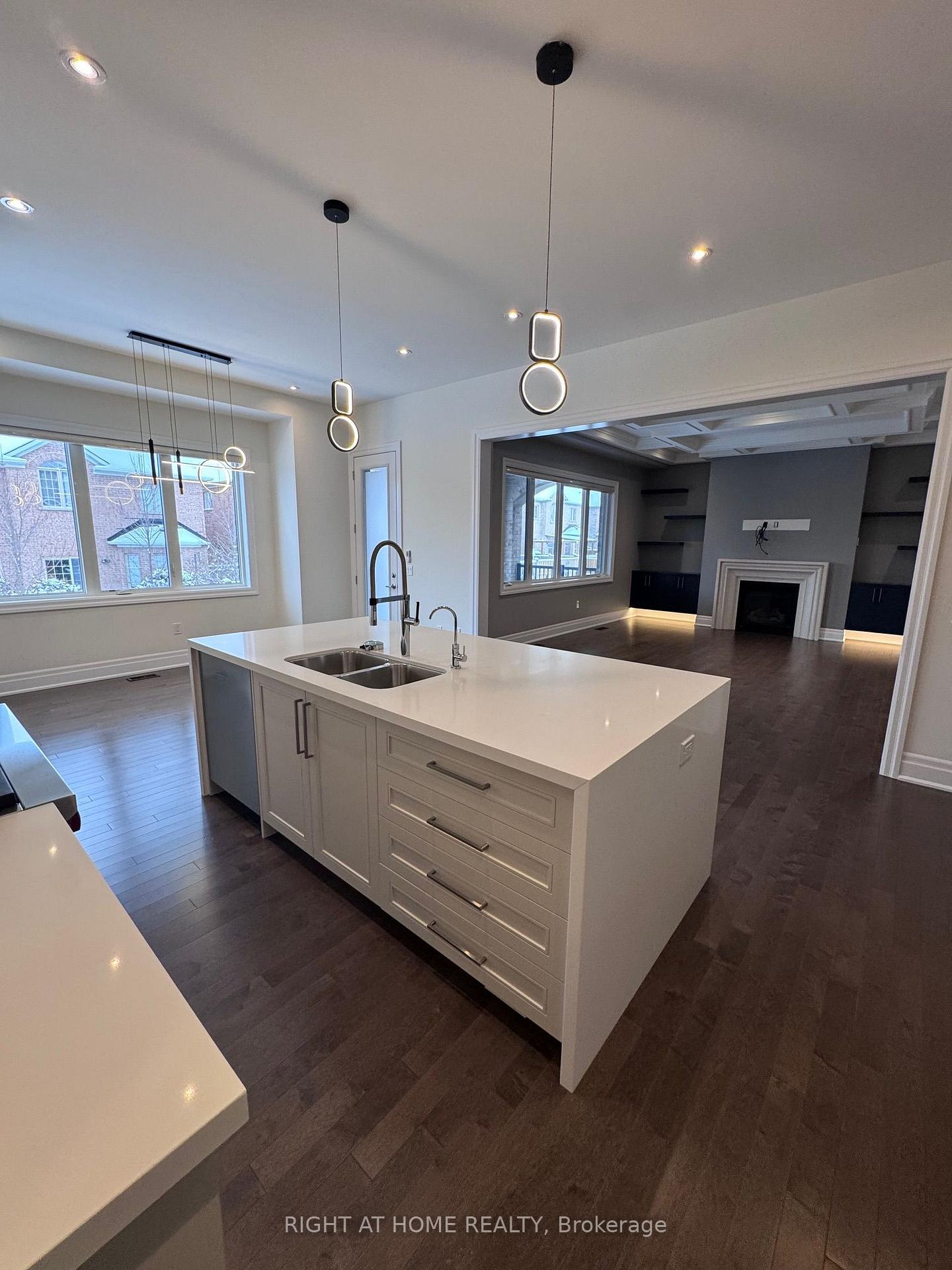 Photo 10 of 21 Casavant Court, Vaughan, Patterson — HOMEH