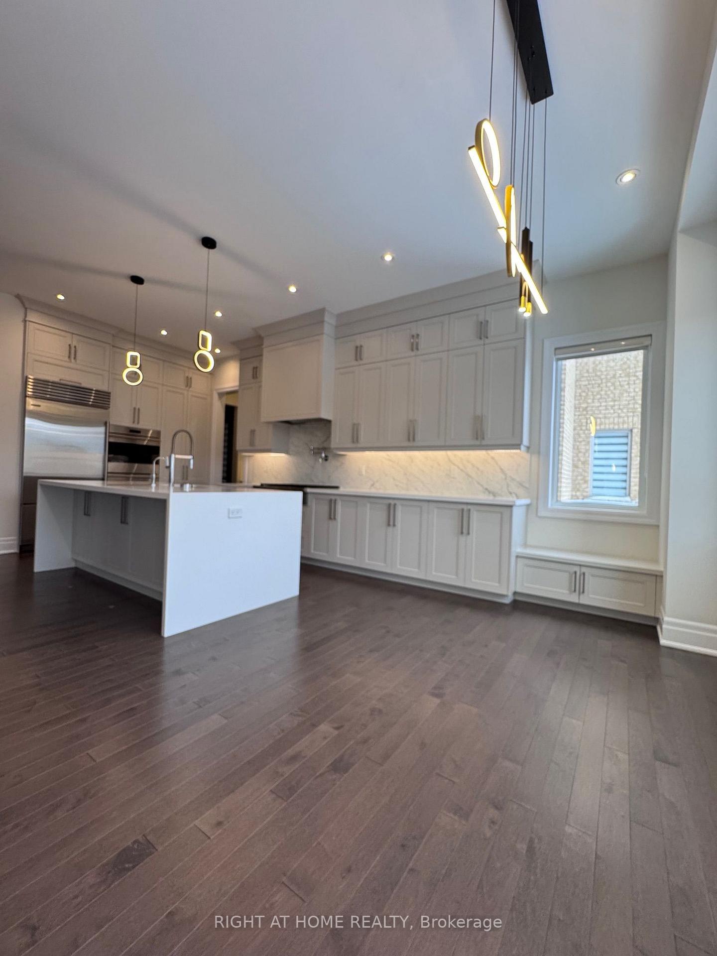 Photo 15 of 21 Casavant Court, Vaughan, Patterson — HOMEH